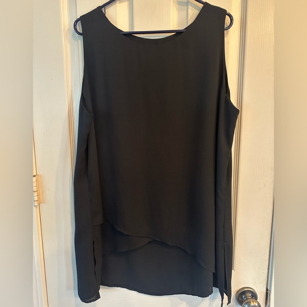 Chicos Size 3 Elegant Black Sleeveless Top w/ asymmetrical hem. Very flattering!